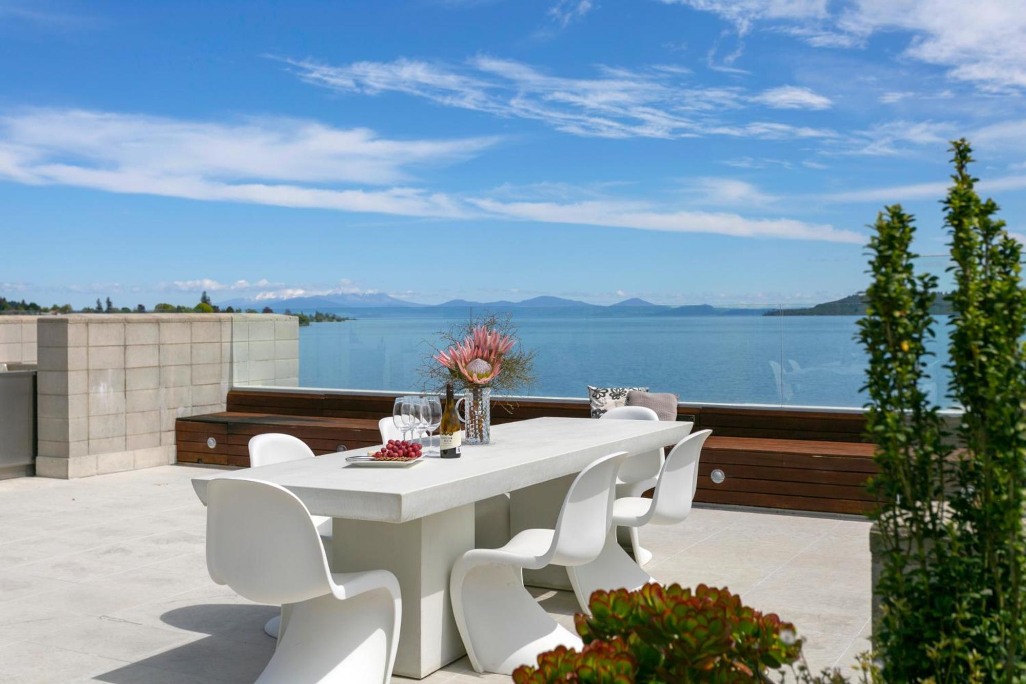 Sacred Waters Taupo Aparthotel Exteriör bild View from the hotel