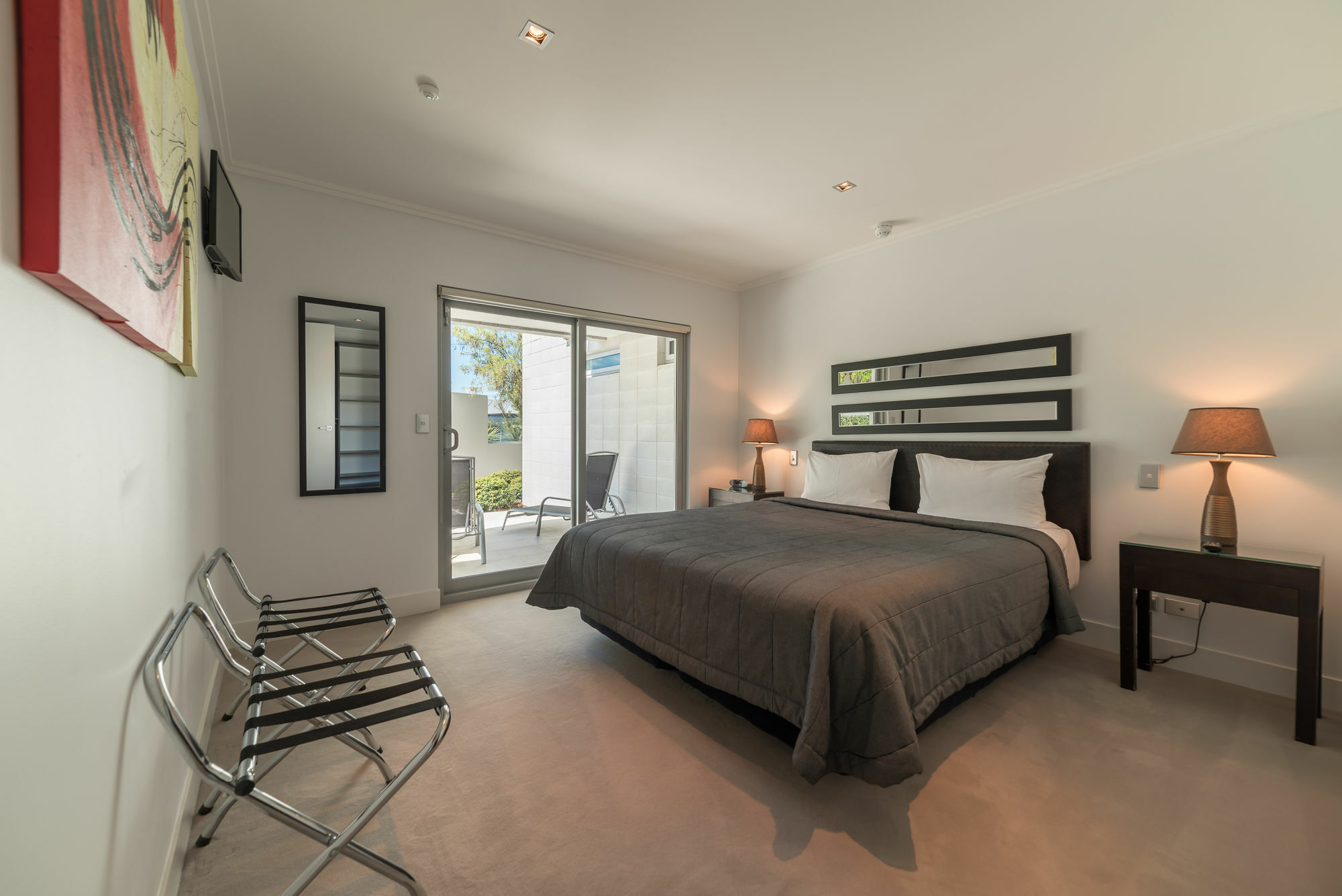 Sacred Waters Taupo Aparthotel Exteriör bild A bedroom